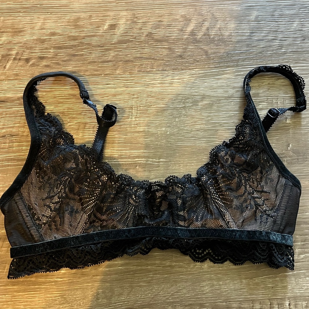 Victoria’s Secret lingerie bra bralette XS